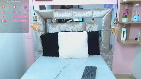 Snapshot of violett_froz chatting on January 7, 4:37 pm Violeta froz online show from January 7, 4:37 pm