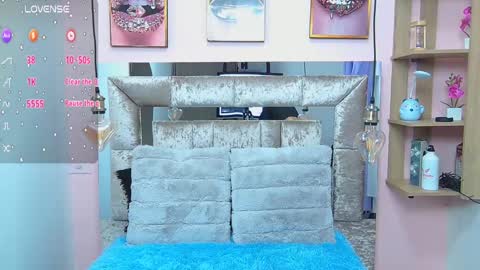 Snapshot of violett_froz chatting on February 25, 4:25 pm Violeta froz online show from February 25, 4:25 pm