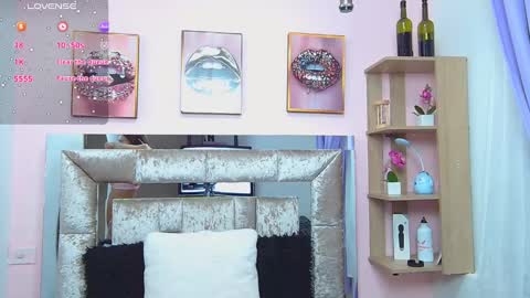 Snapshot of violett_froz chatting on January 30, 5:49 pm Violeta froz online show from January 30, 5:49 pm
