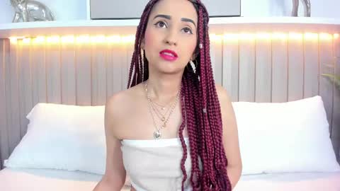 Violett  online show from October 9, 8:35 pm