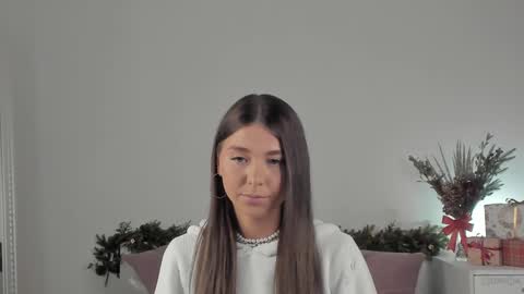 violetta_finch online show from January 15, 8:30 am