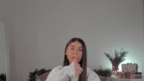 violetta_finch online show from January 11, 8:11 am