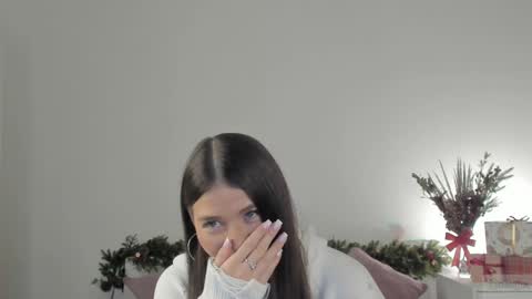 violetta_finch online show from December 22, 8:27 am