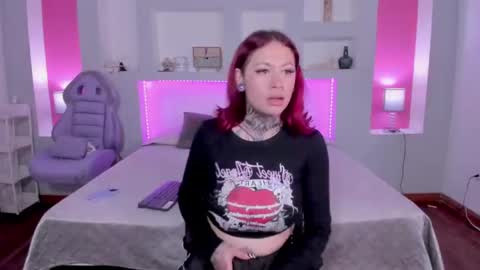ViolettaBaker online show from December 10, 7:32 pm