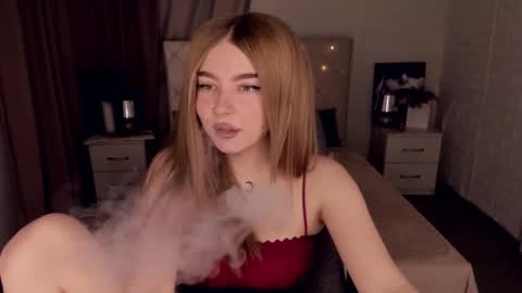 ViolettaOtis online show from December 7, 11:40 am