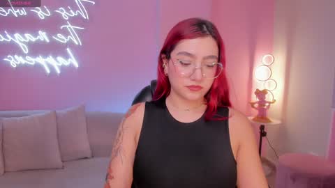 Violett Castel online show from December 18, 7:30 pm
