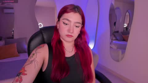 Violett Castel online show from December 10, 7:43 pm