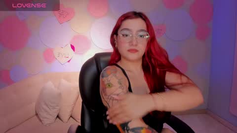 Violett Castel online show from December 12, 8:10 pm