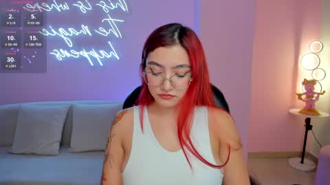 Violett Castel online show from December 17, 8:10 pm