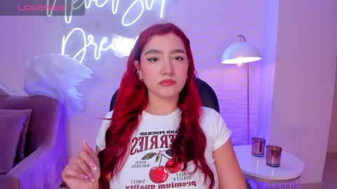 Violett Castel online show from December 28, 7:43 pm