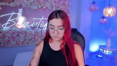 Violett Castel online show from December 4, 7:34 pm