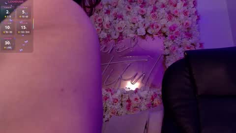 Violett Castel online show from January 17, 7:32 pm