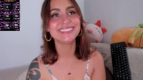 Snapshot of violetteramirez01 chatting on September 28, 6:24 pm Violette online show from September 28, 6:24 pm