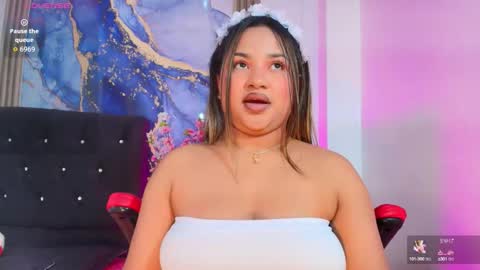 Snapshot of viollet_jhonson chatting on September 15, 5:05 am viollet_jhonson online show from September 15, 5:05 am