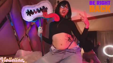 Snapshot of viollettaa_ chatting on October 4, 11:16 am Violetta online show from October 4, 11:16 am