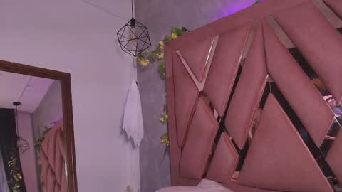 Snapshot of viollettaa_ chatting on October 26, 10:49 pm Violetta online show from October 26, 10:49 pm