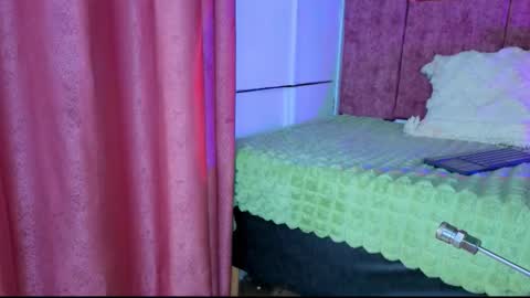 viollettebylyly online show from February 3, 12:32 pm