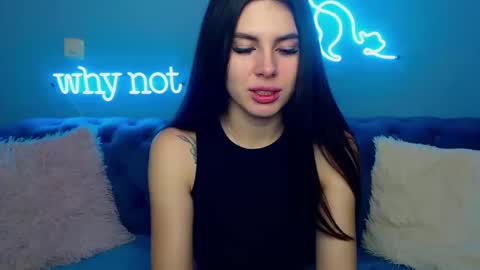 viollinalv online show from December 6, 5:53 am
