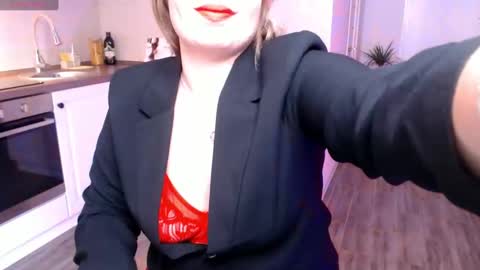 Snapshot of vip_juicy chatting on February 14, 8:52 am VelvettTime online show from February 14, 8:52 am