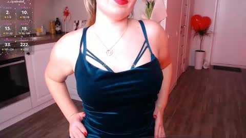 Snapshot of vip_juicy chatting on February 19, 8:44 am VelvettTime online show from February 19, 8:44 am