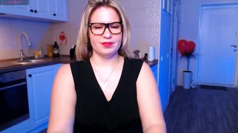Snapshot of vip_juicy chatting on February 28, 6:32 am VelvettTime online show from February 28, 6:32 am