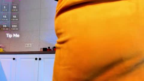 Snapshot of vip_juicy chatting on October 8, 9:13 am VelvettTime online show from October 8, 9:13 am