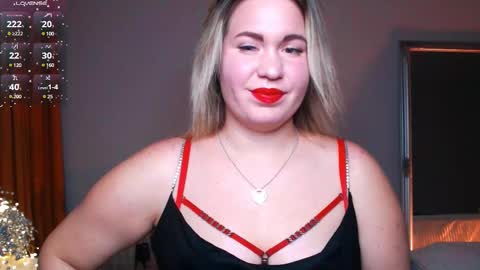 Snapshot of vip_juicy chatting on December 8, 7:37 am VelvettTime online show from December 8, 7:37 am