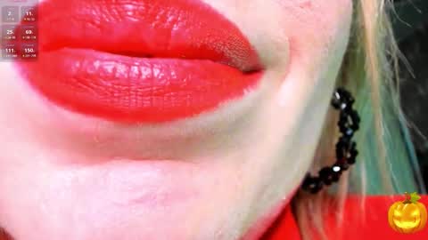 Snapshot of vip_juicy chatting on November 1, 9:57 am VelvettTime online show from November 1, 9:57 am