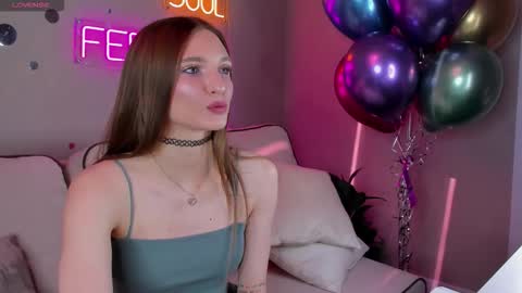 Snapshot of virdjinia_green chatting on September 16, 9:06 am Virdjinia online show from September 16, 9:06 am