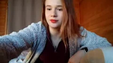 Mia online show from October 6, 12:44 pm