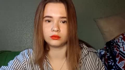 Mia online show from October 11, 11:36 am