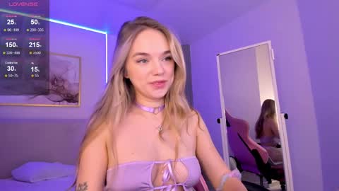 Chloe online show from December 9, 3:07 am