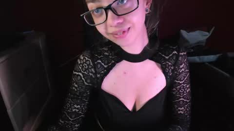 Zoe online show from September 26, 4:15 pm