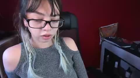 Zoe online show from November 12, 7:06 am