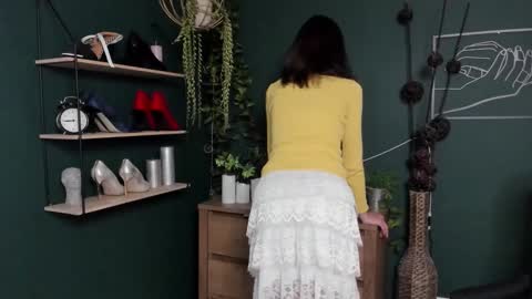 Vivian online show from September 23, 8:45 am