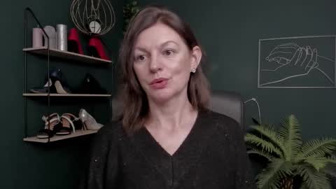 Vivian online show from November 17, 7:42 am