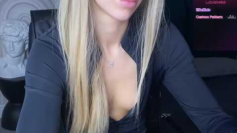 Snapshot of vivian_evans_ chatting on September 11, 1:06 am Vivian Evans online show from September 11, 1:06 am