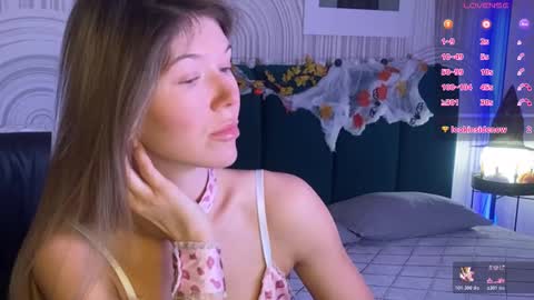 Snapshot of vivian_evans_ chatting on October 31, 1:18 am Vivian Evans online show from October 31, 1:18 am