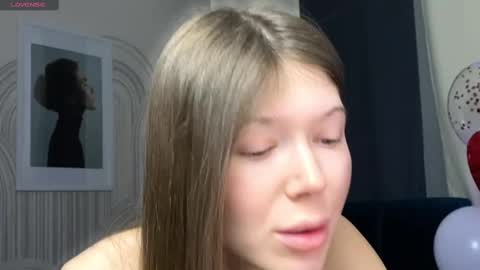 Snapshot of vivian_evans_ chatting on February 17, 12:54 am Vivian Evans online show from February 17, 12:54 am