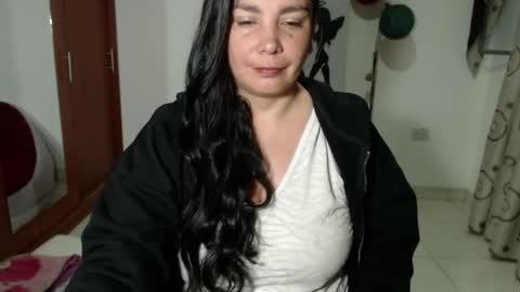 Snapshot of vivian_milf_paint chatting on September 25, 3:38 am vivian_milf_paint online show from September 25, 3:38 am