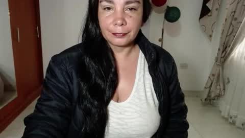 Snapshot of vivian_milf_paint chatting on October 26, 11:27 am vivian_milf_paint online show from October 26, 11:27 am