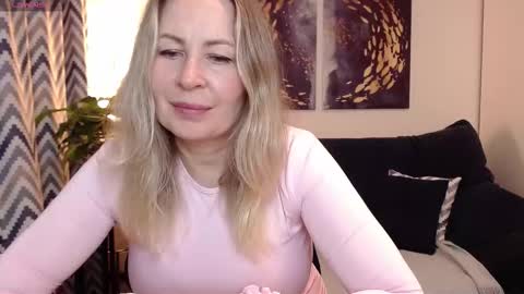 Vivian online show from October 2, 6:35 pm