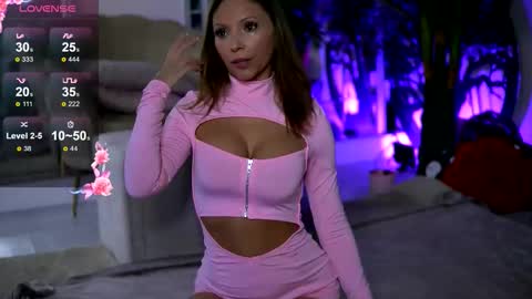 Vivi online show from November 16, 9:04 pm