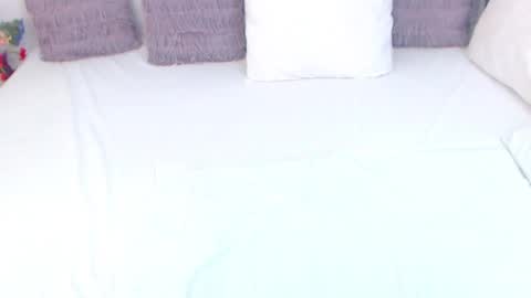 Vivian online show from December 2, 8:48 am