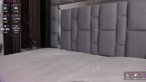 Snapshot of vivianne_scott chatting on October 13, 12:08 pm Vivi online show from October 13, 12:08 pm