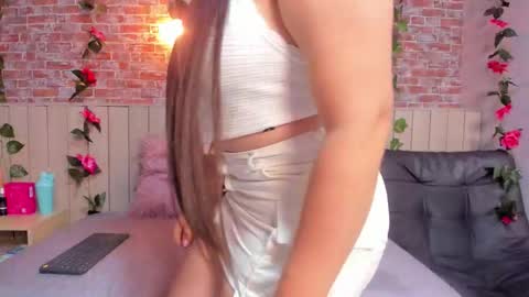 Vivian online show from November 20, 11:44 am