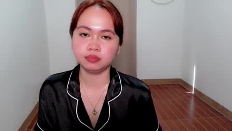 viviene online show from February 15, 6:16 am