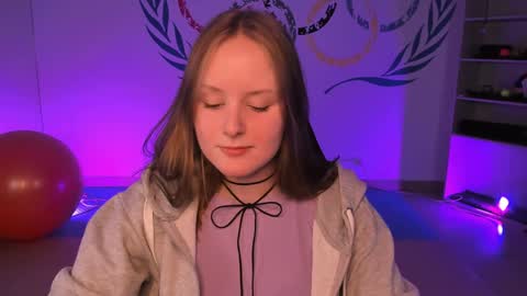 Vivien online show from December 3, 1:10 pm
