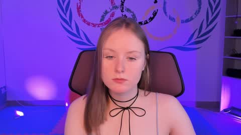 Vivien online show from December 9, 1:02 pm