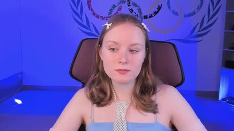 Vivien online show from December 11, 5:25 pm